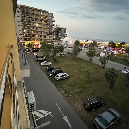 Fratellyvibe Mamaia Apartment Bagian luar foto