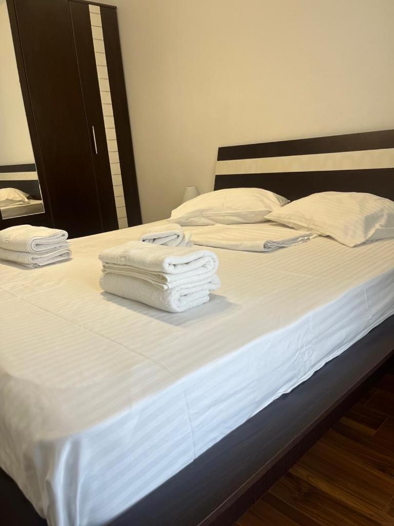 Fratellyvibe Mamaia Apartment Bagian luar foto