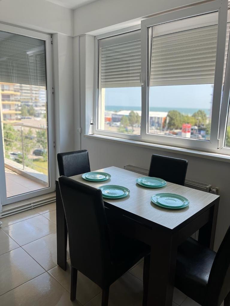 Fratellyvibe Mamaia Apartment Bagian luar foto