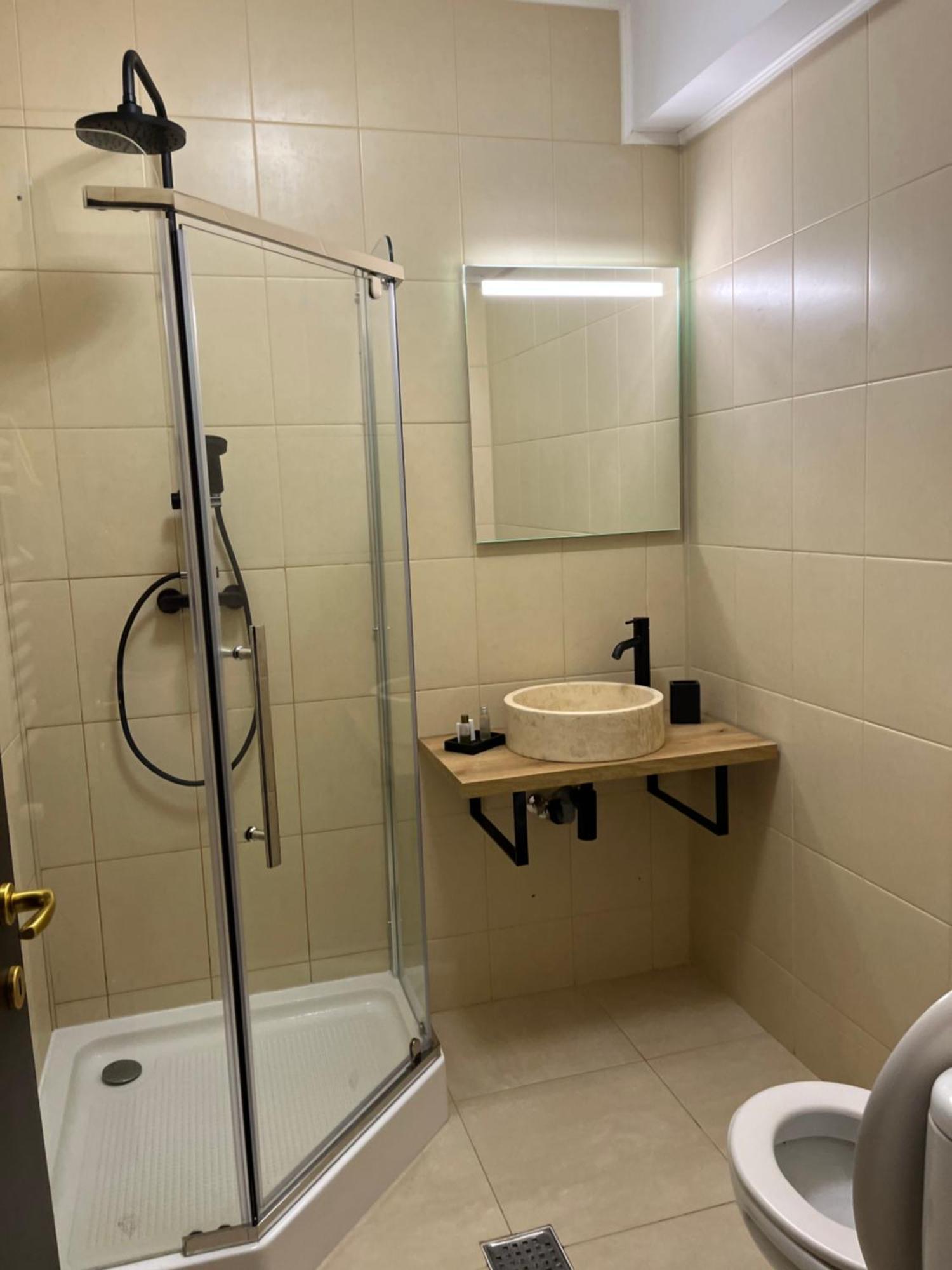 Fratellyvibe Mamaia Apartment Bagian luar foto