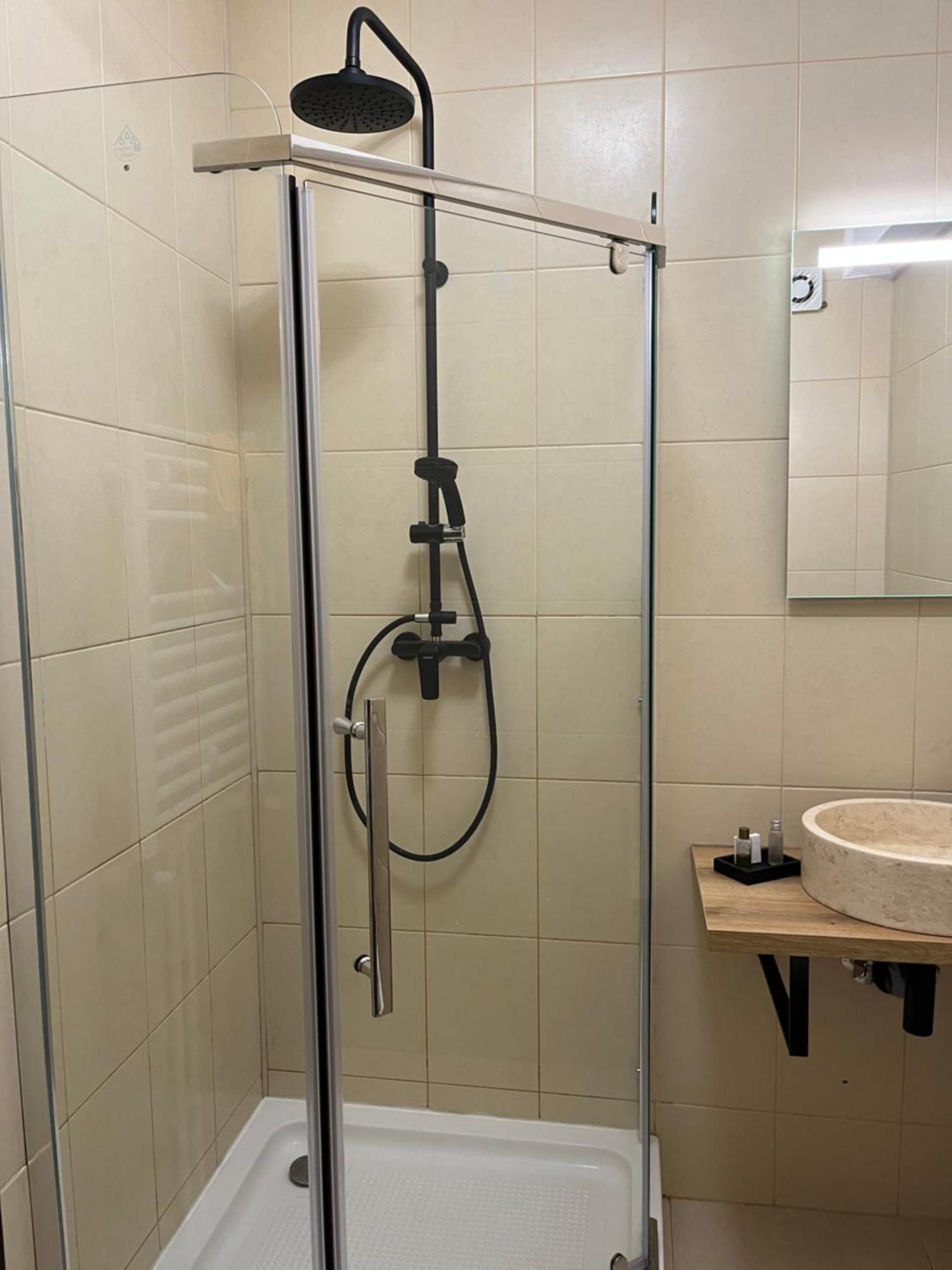 Fratellyvibe Mamaia Apartment Bagian luar foto