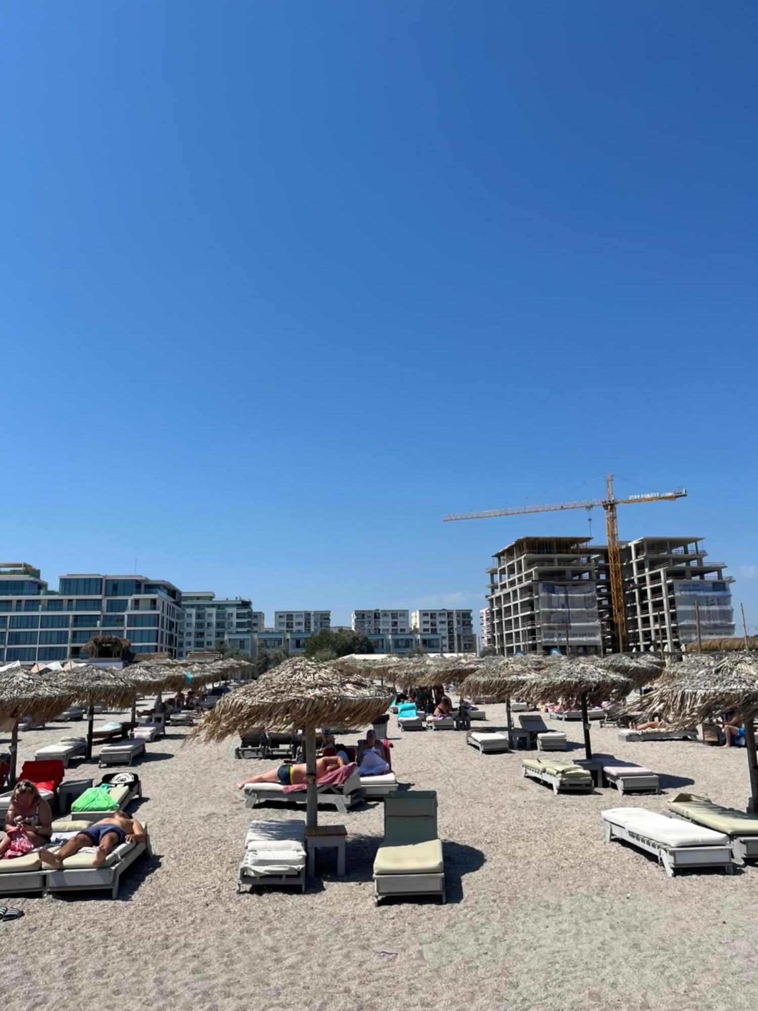 Fratellyvibe Mamaia Apartment Bagian luar foto