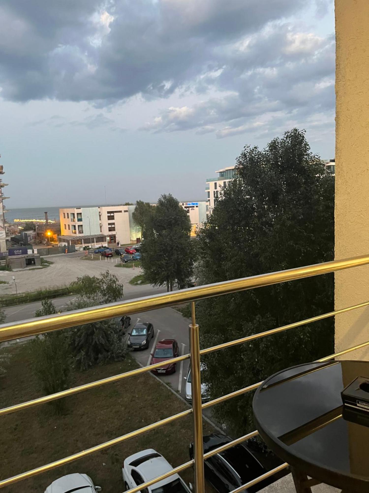 Fratellyvibe Mamaia Apartment Bagian luar foto