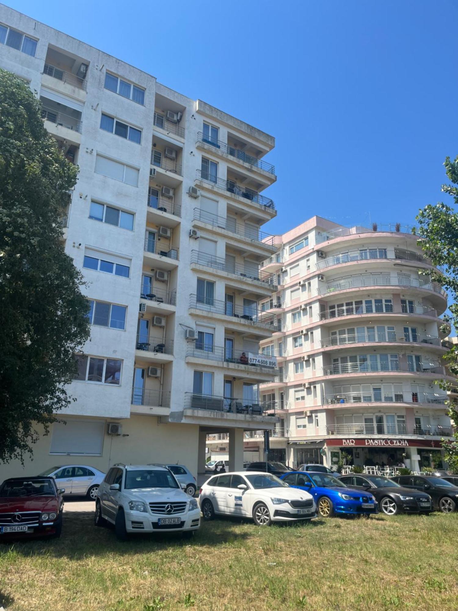Fratellyvibe Mamaia Apartment Bagian luar foto