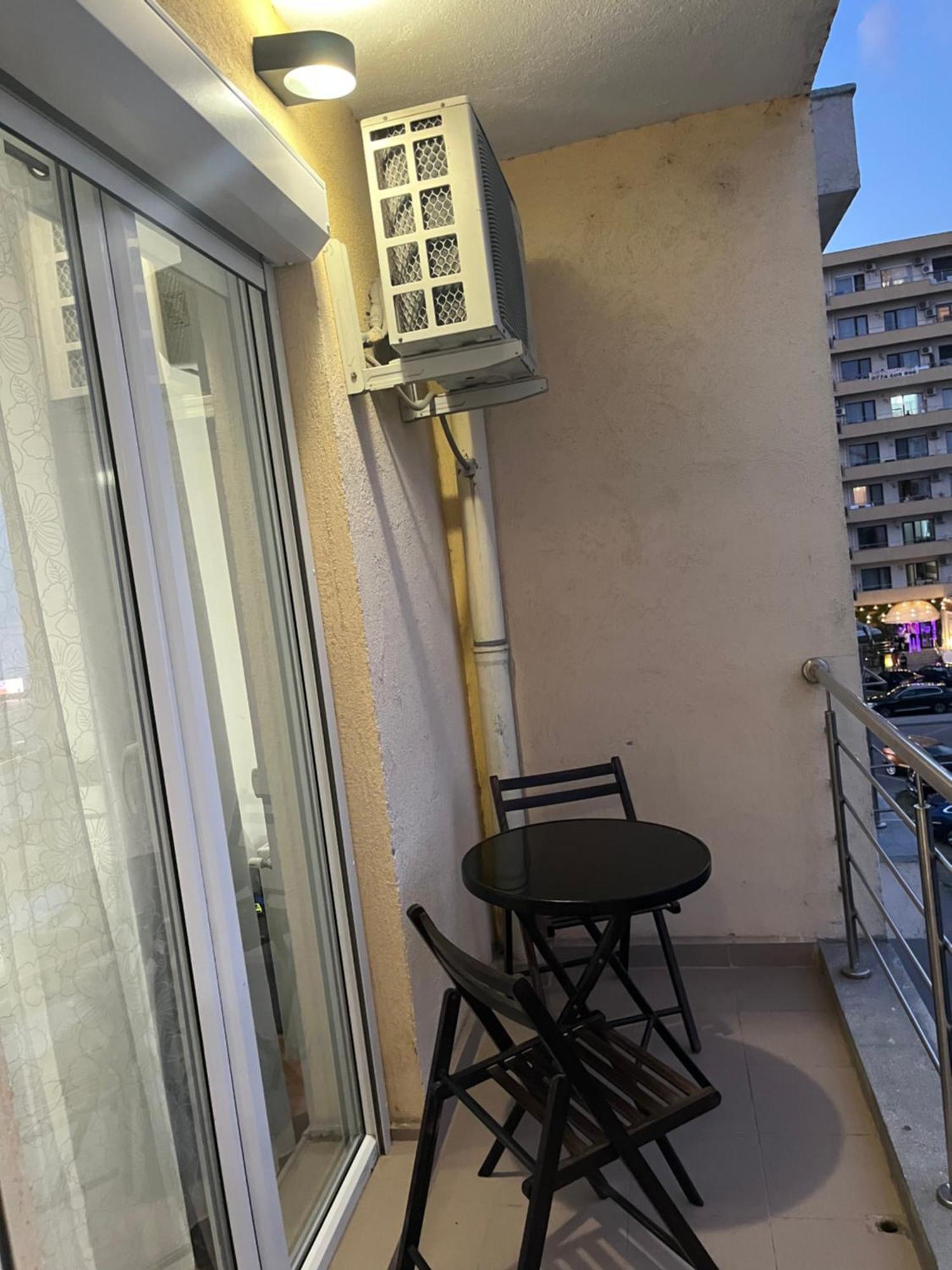 Fratellyvibe Mamaia Apartment Bagian luar foto