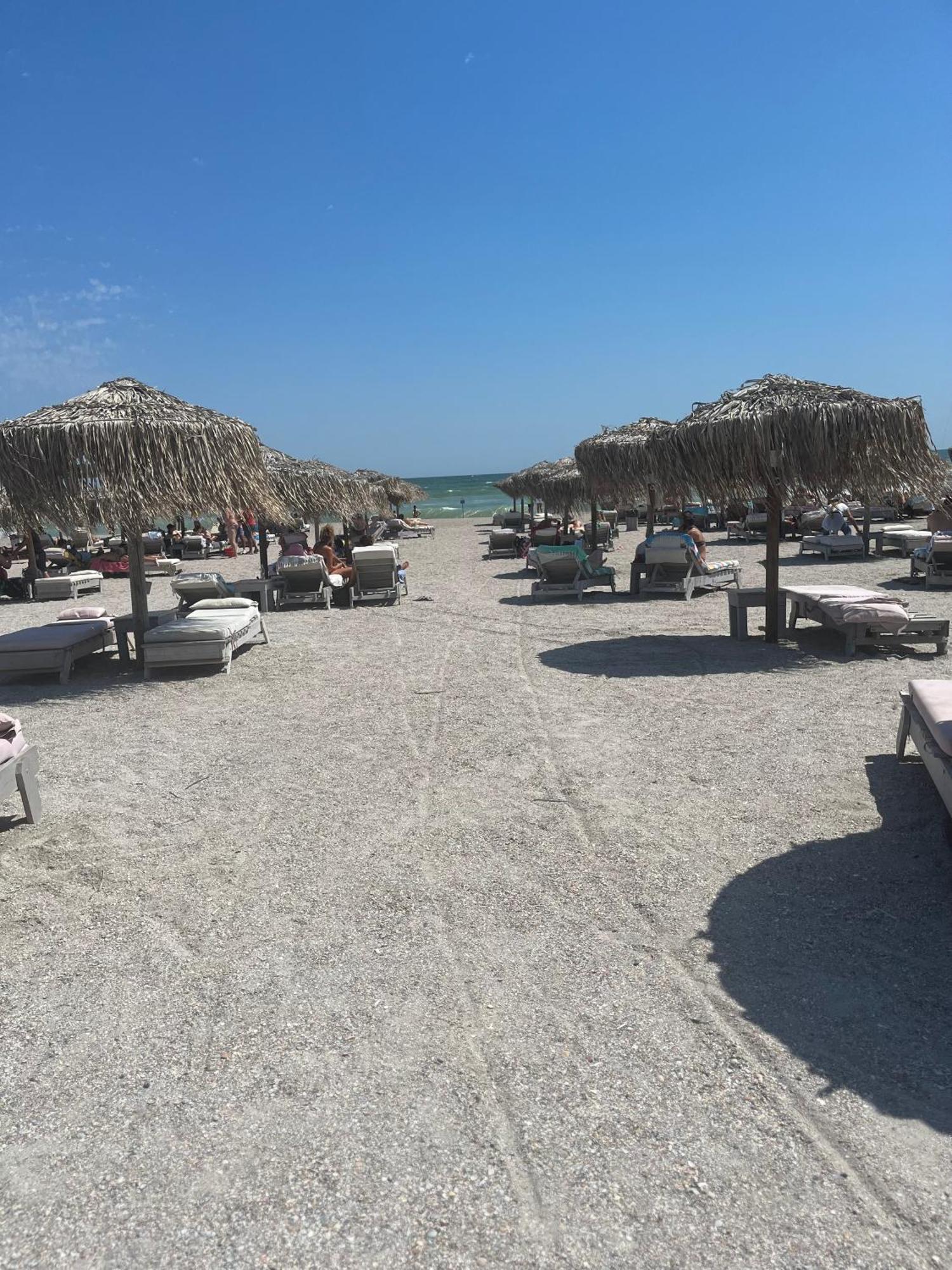 Fratellyvibe Mamaia Apartment Bagian luar foto